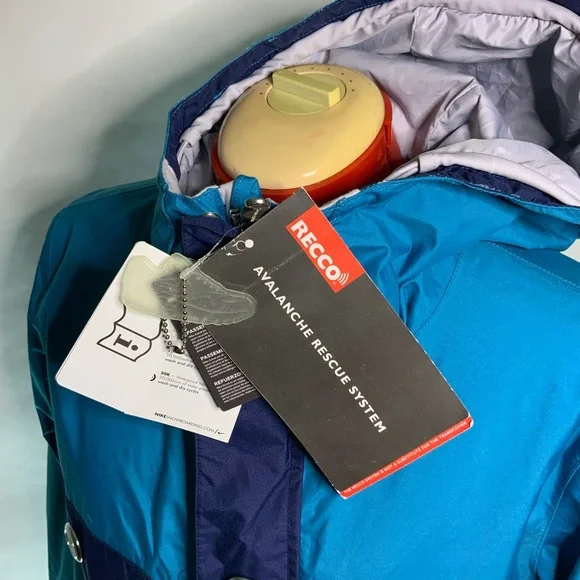 Nike Snowboarding Shell (NWT) - Picture 12 of 12